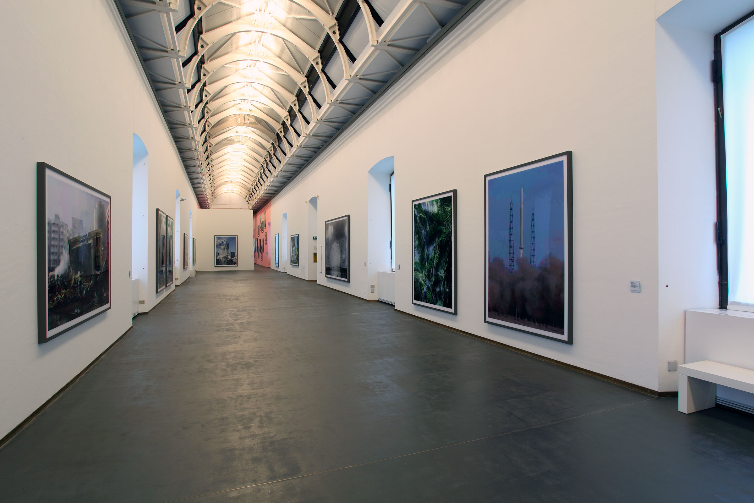 u0022Thomas Ruffu0022, installation view